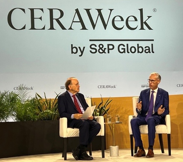 Jim speaking at Cera week
