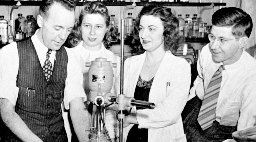 Photo of Ruth Zimmerman and Helena Corsello with the Carnegie-Mellon research team, circa 1948