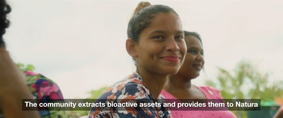 The community extracts bioactive assets and provides them to Natura