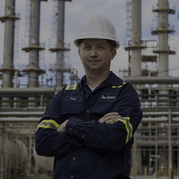 Two Dow colleagues work together in the lab