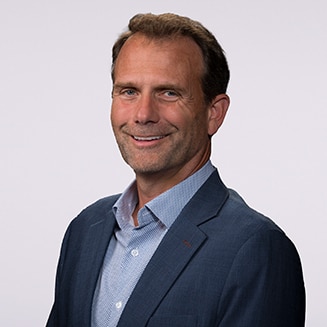 A portrait of Keith Cleason