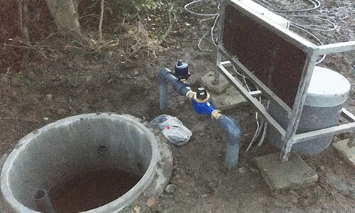 Groundwater storage pit with meter